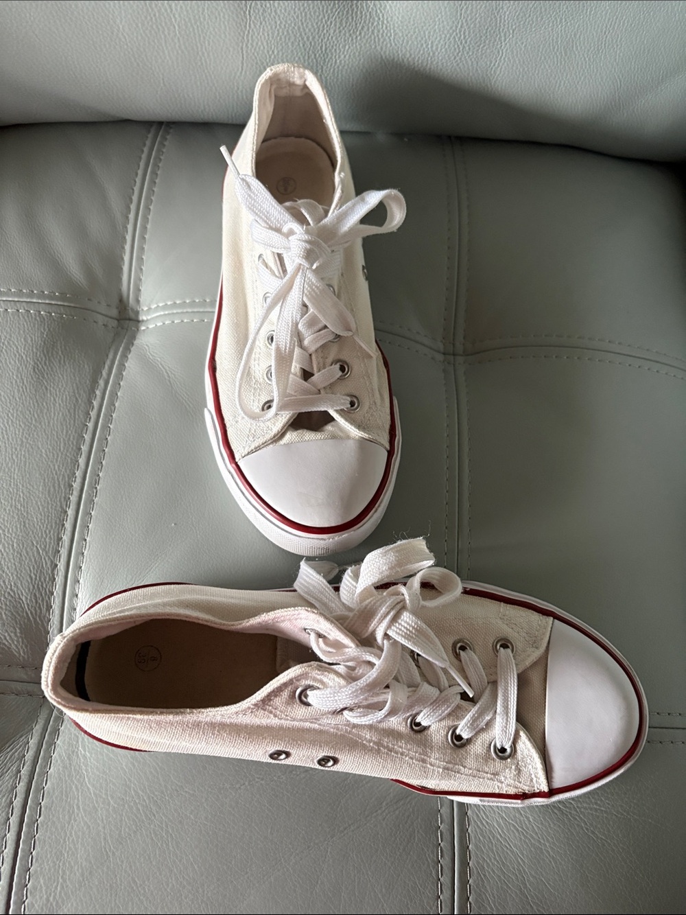 Women’s Low-Top Canvas Sneakers in Off-White with Red Accent